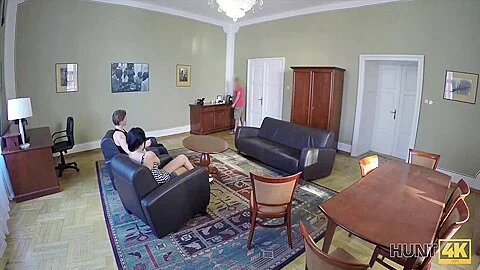 Attentive Man Picks Up Lovely 18-year-old Who Was In - Daphne Klyde
