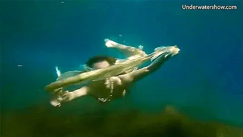Hot Babe Swims In The Sea Like A Mermaid