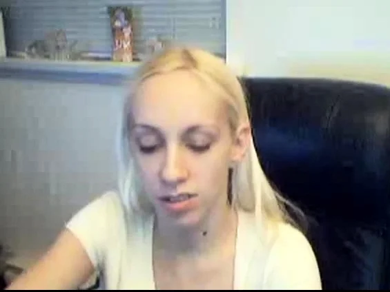 Apregnant with big boobs, brown areolas at webcam (MrNo)