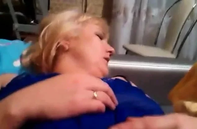 Russian mature mom fucked by deodorant