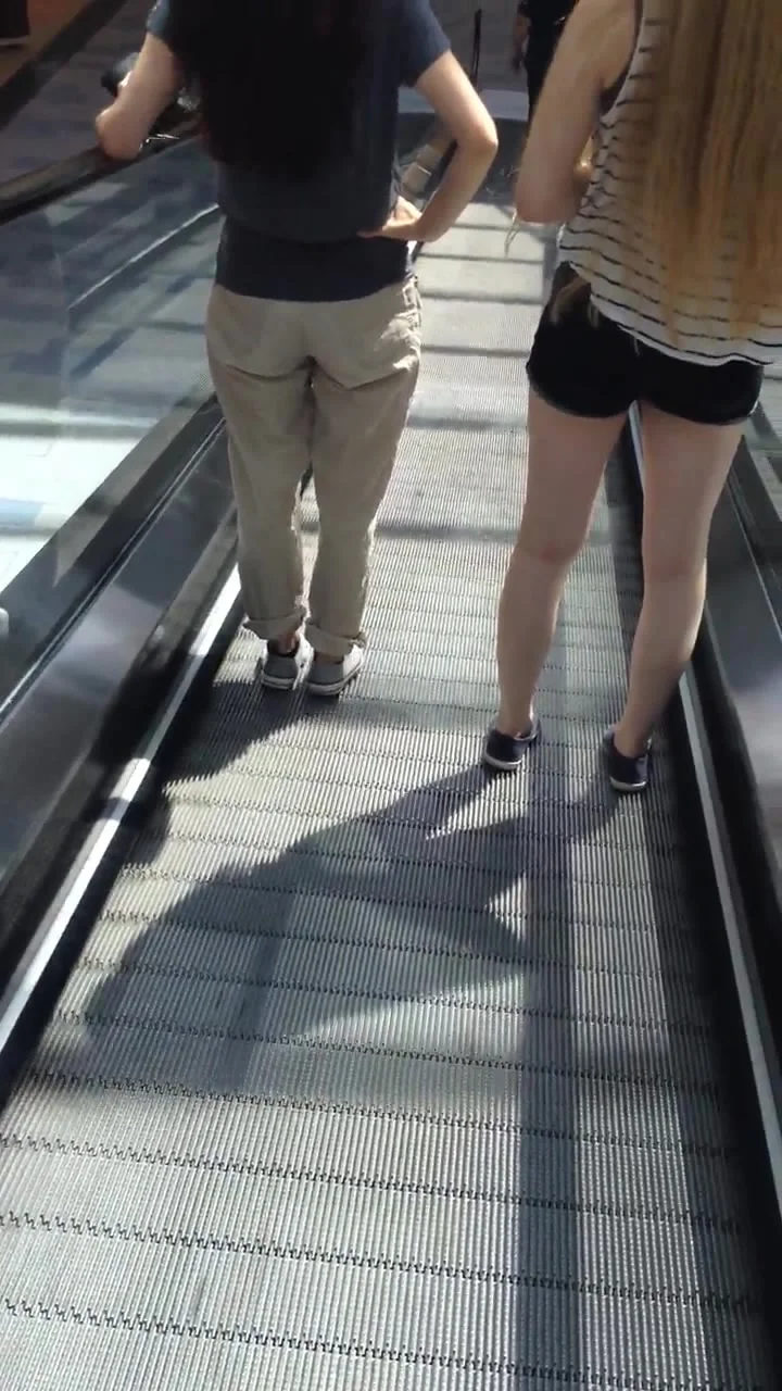 Neulich auf der Rolltreppe
