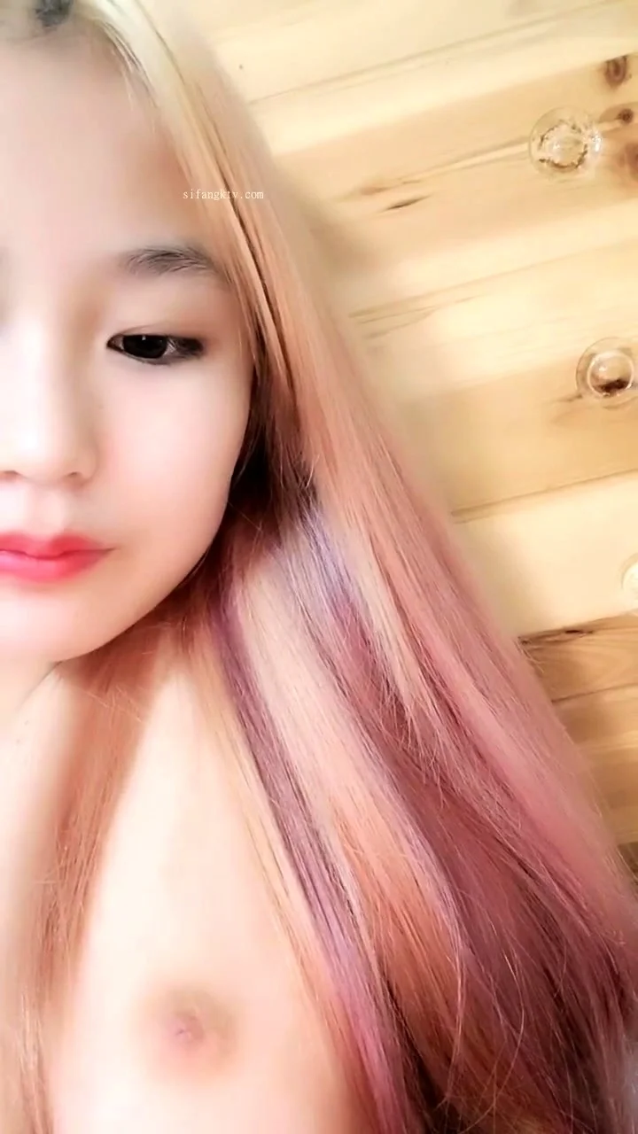 Beauty small tit amateur teen masturbating her shaved pussy