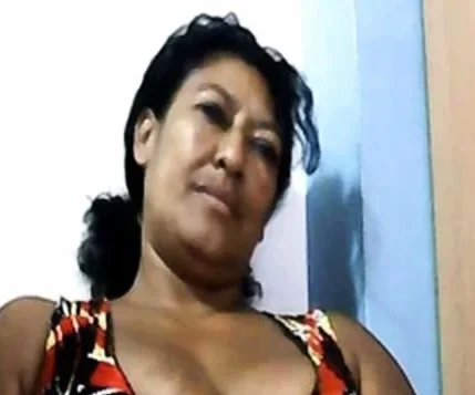 Mature Mom Show tits and lick her nip slip
