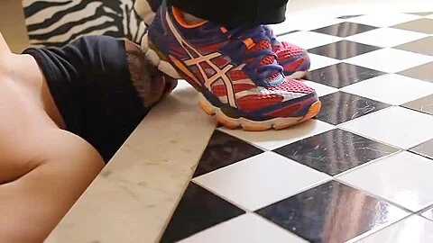 Lick Sneaker
