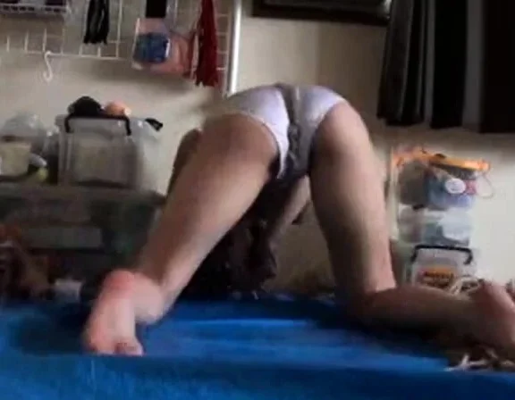 Japanese OL's Self Inflicted Cunt Torture