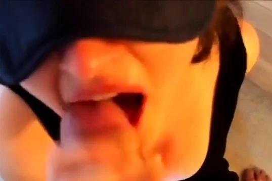 Mouth cum swallow