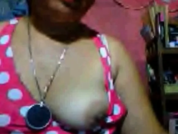 Mini Boobs flash of Elvie M filipina