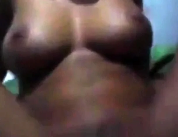 Rubia argenta tetona con el novio