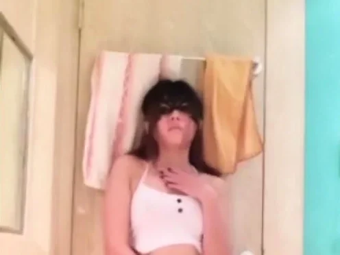 Asian sexy GF chinese webcam tease