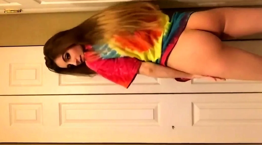 Amazing girl strips for you