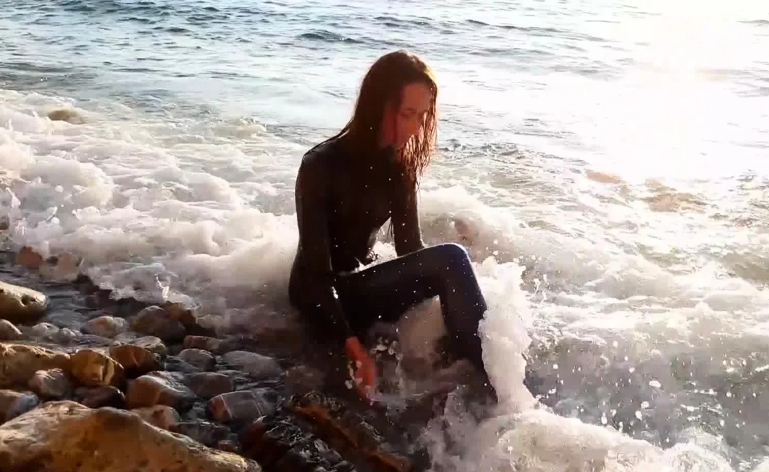 Amateur hottie fucked outdoor in public