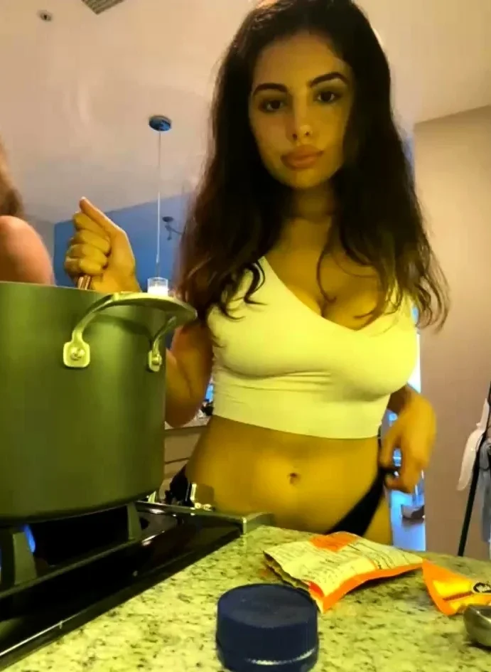 Leann amateur beautiful brunette with big boobs