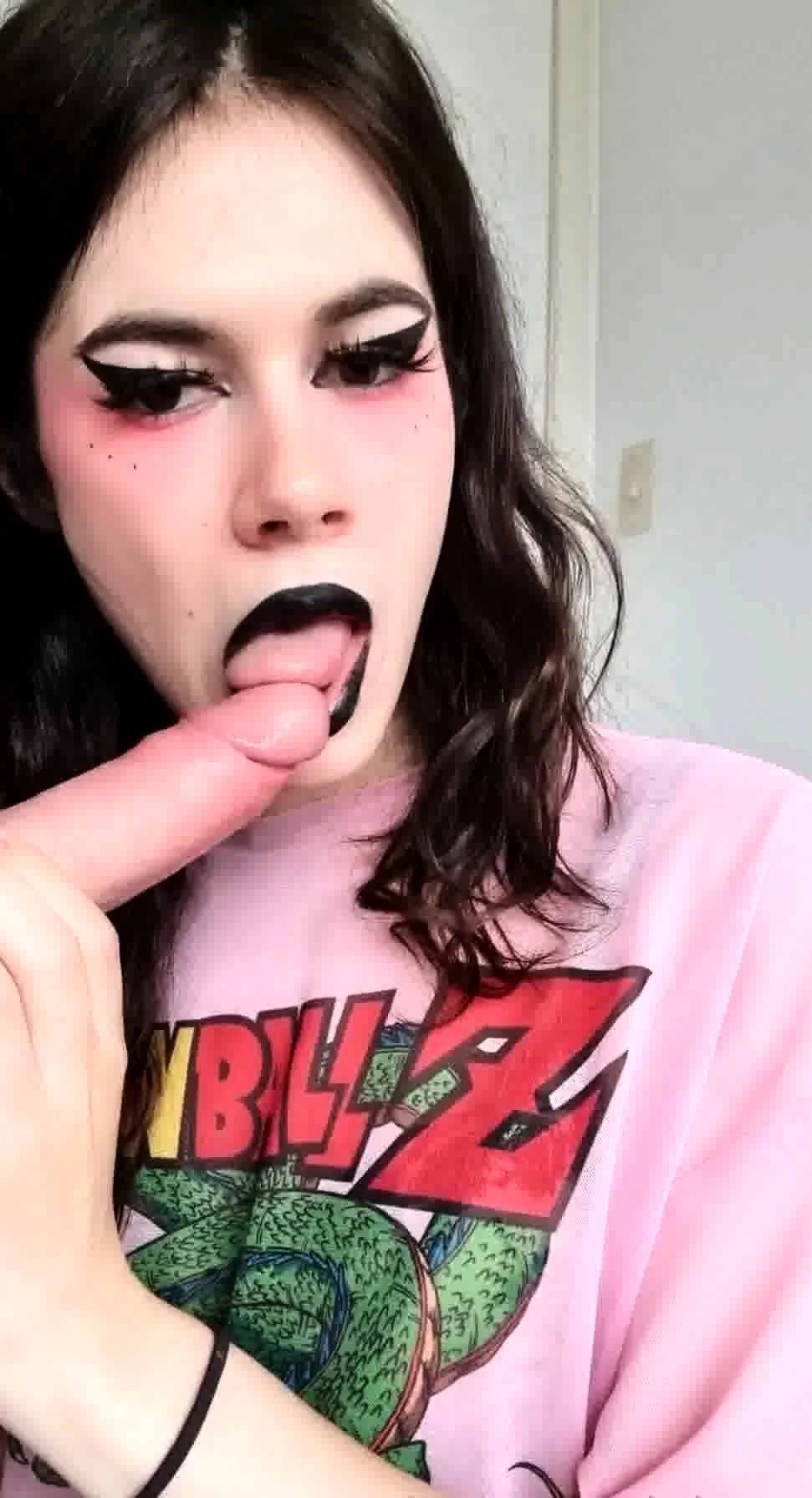 Hot amateur blonde babe blowjob
