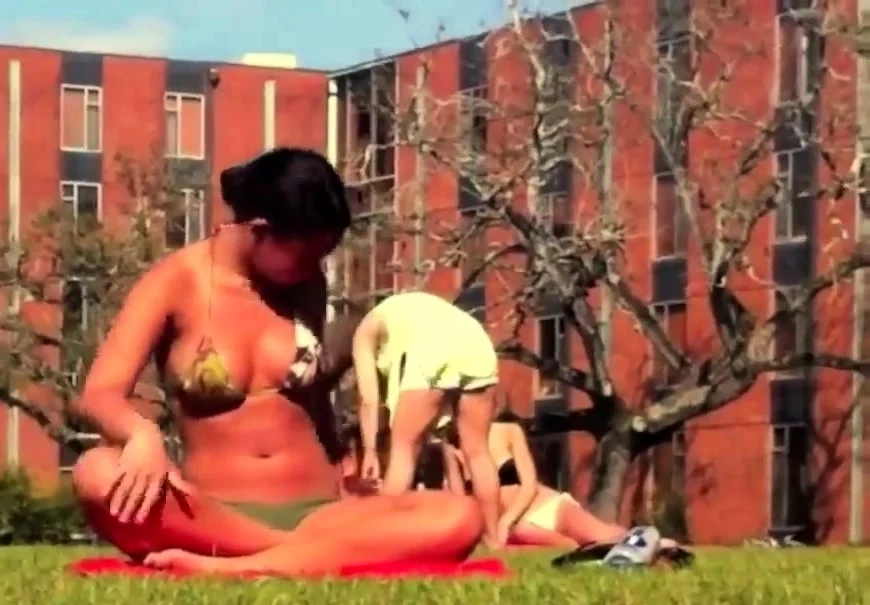 HIDDEN CAM BARELY LEGAL AMAZING TEEN ASS IN BIKINI DOWNTOWN