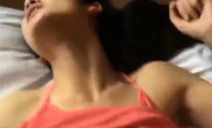 china guy cumshoot  on girlfriend face