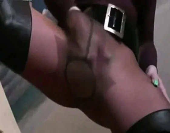 Squirt in Pantyhose
