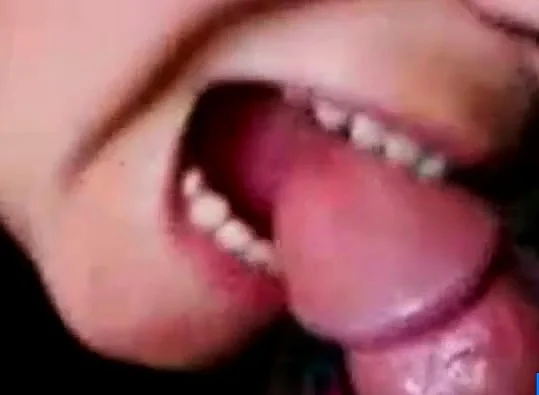 She sucks her man till he cum in her mouth - Homemade