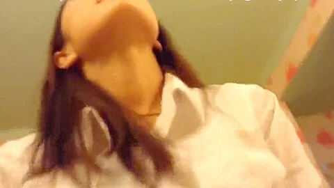 清纯美女一夜激情，叫声音淫荡好听，疯狂吃鸡巴还求着被操