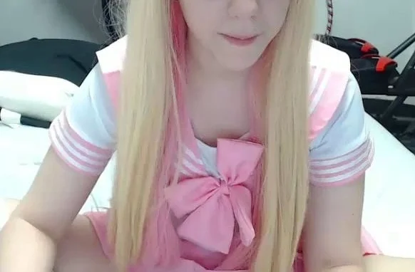 Delicious blond teen Buffy in another solo scene