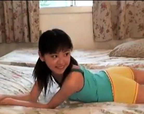 Cute asian Babe