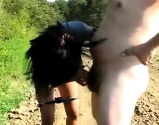 Hooker Fucks Client Outside.
