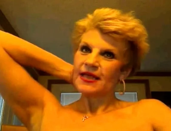 Blond Granny Show Your Sexy Body - negrofloripa
