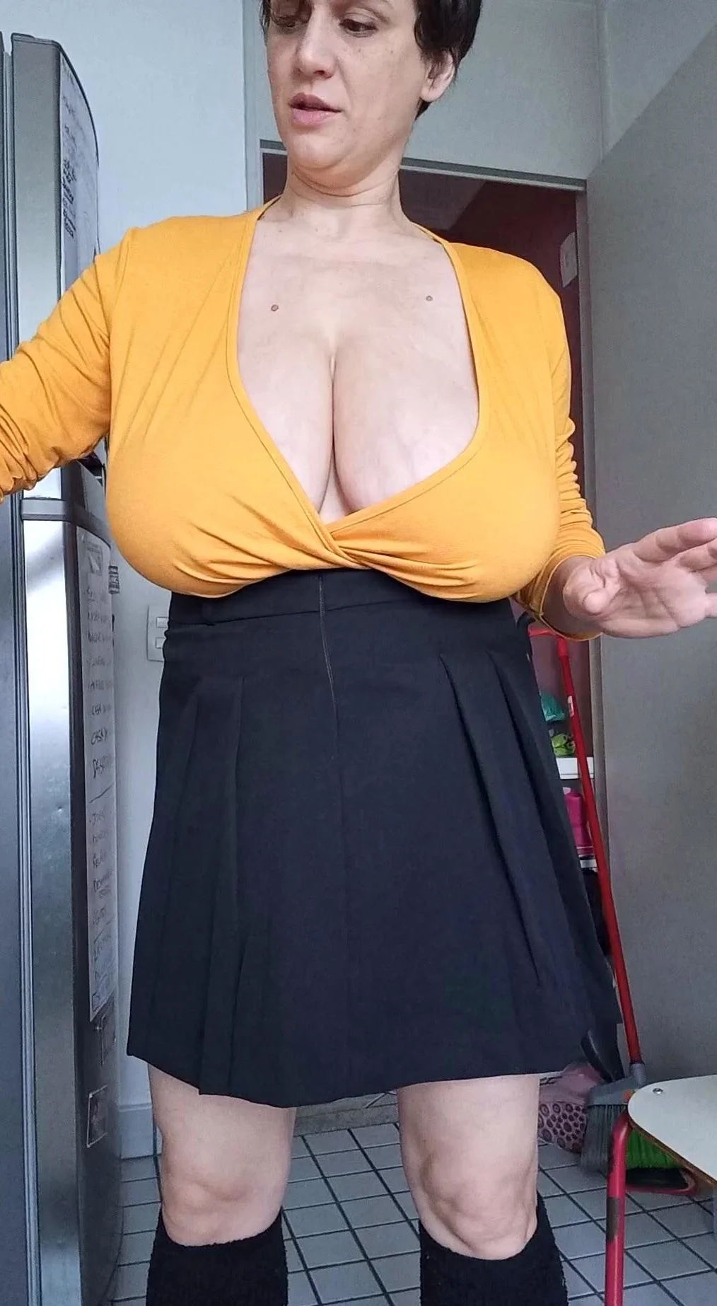 Leann amateur beautiful brunette with big boobs