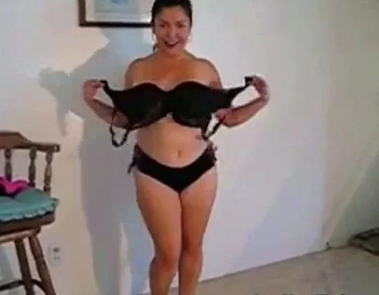 Big-Titted Brunette's Webcam Show