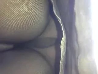 Upskirt 20 April 03