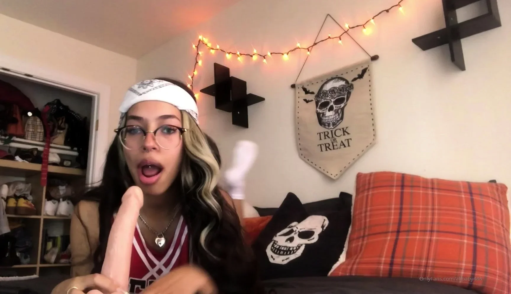 Blonde Teen Solo Masturbation