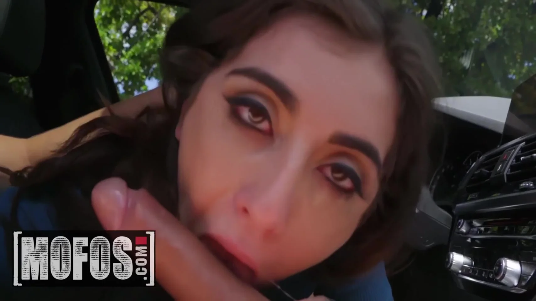 Nikki Luv - Jezebeth) - A Parking Lot Of Fun 11 Min
