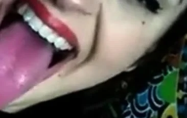 LONG TONGUE BEAUTY SHOWS OFF LONGEST TONGUE AND WIDE THROAT