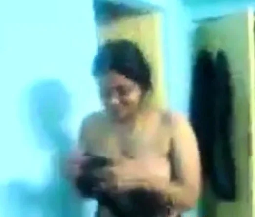 Desi girl wearing bra