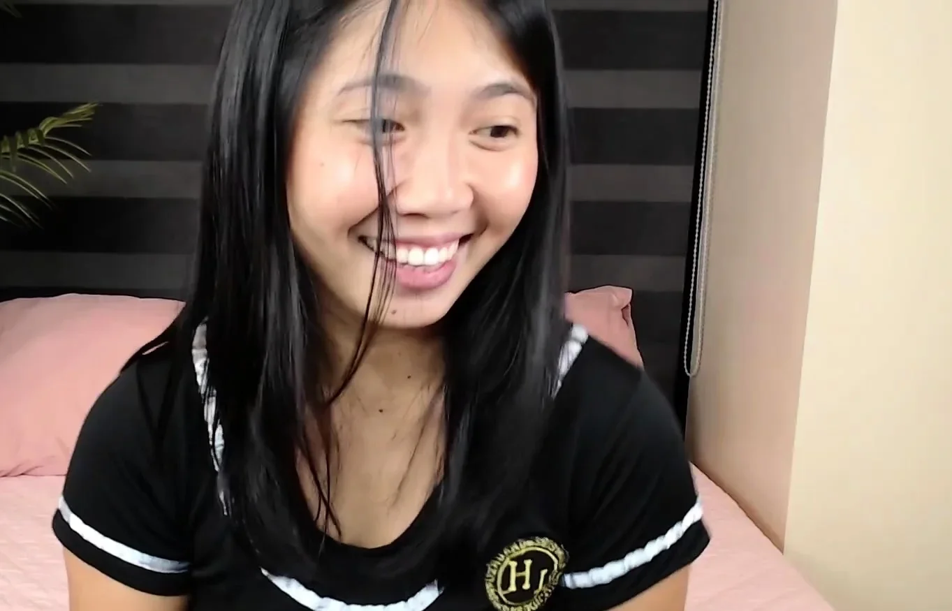 Amateur asian teen licks ass and sucks cock