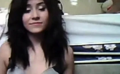 Cute girl show her sexy ass on chatroulette