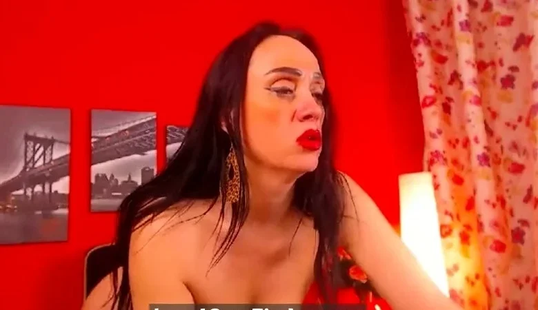 Natural saggy tits mature dances nude - Lapti Neked 1