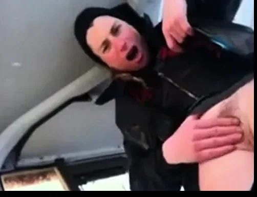 Jilling off in public