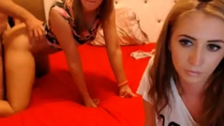 2 Romanian bitches