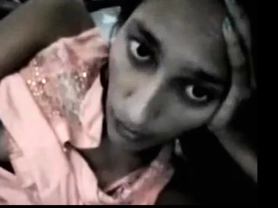 Webcam solo with an Indian chick flashing her tits