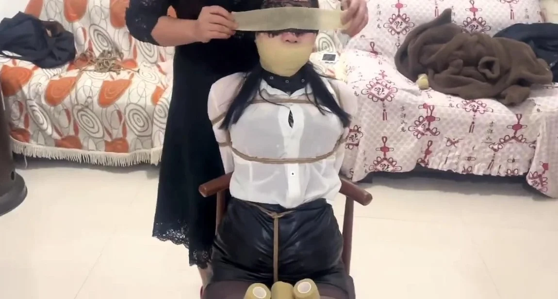 Girl brutally gagged, breathplay, aggressive struggling