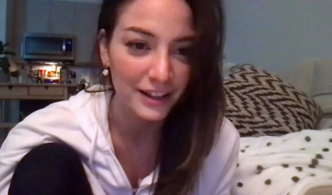 Amateur Webcam Teen Masturbates And Teases