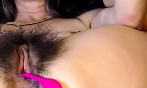 HAIRY SLUT MOM