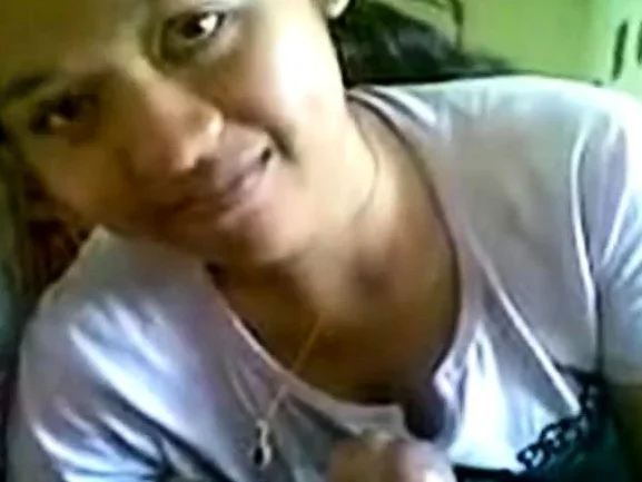 indonesian babe gives bj till hubby cums