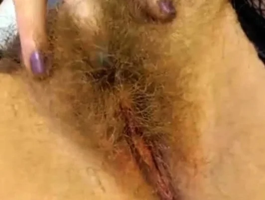 Hairy Blonde Pusy (CloseUp)