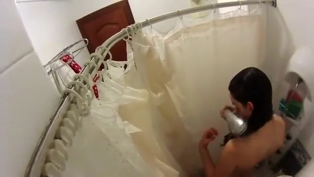 my cosin within the bath 2
