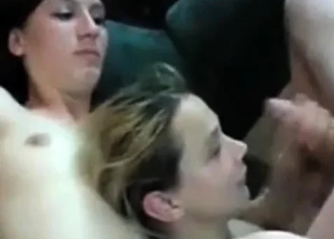 Abspritzen auf Katja Bruening und Claudia Odenweller