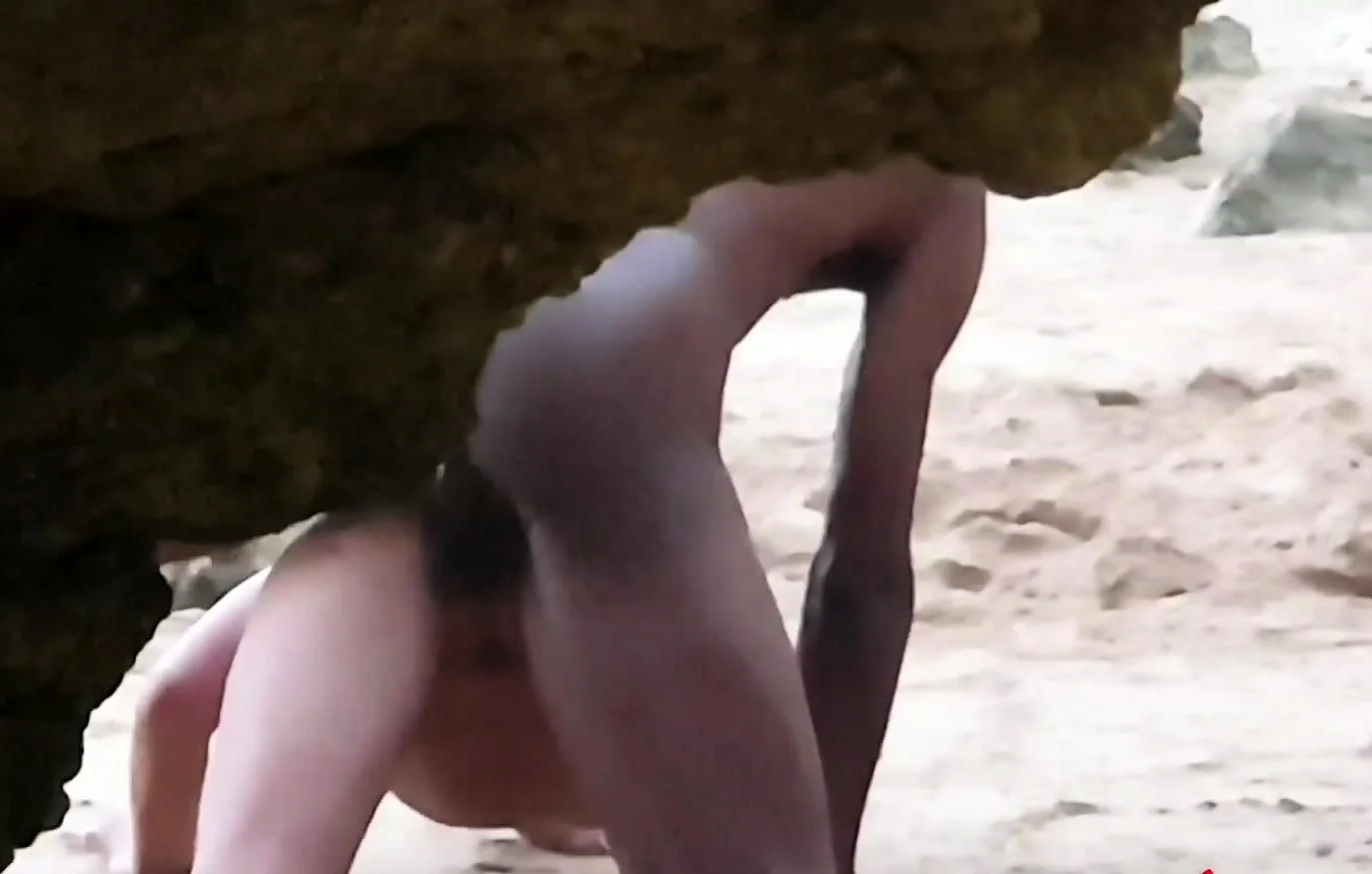 Amateur hottie fucked outdoor in public