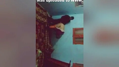 اخ يزنق اخته المحجبه فى اوضه على السطوح1