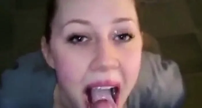 Deepthroat wet blowjob - Cumshot in the mouth