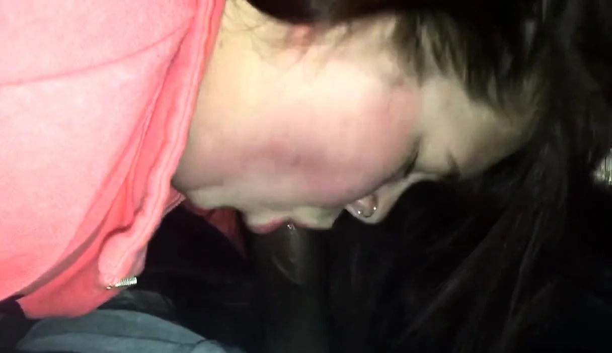Brunette amateur gives bf hot blowjob in hidden camera